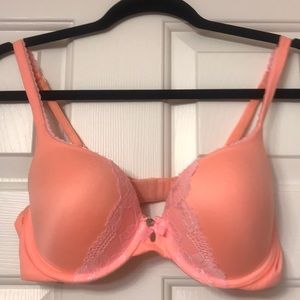 Victoria’s secret body by Victoria bra size 34C